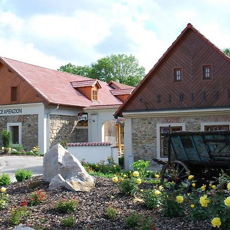Penzion Ve Stoleti Loděnice Exteriör bild