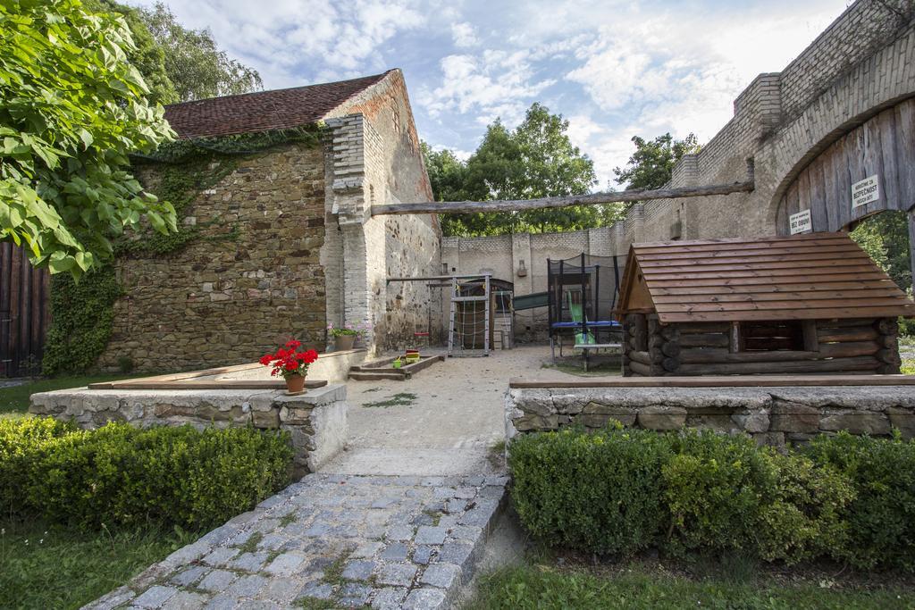 Penzion Ve Stoleti Loděnice Exteriör bild