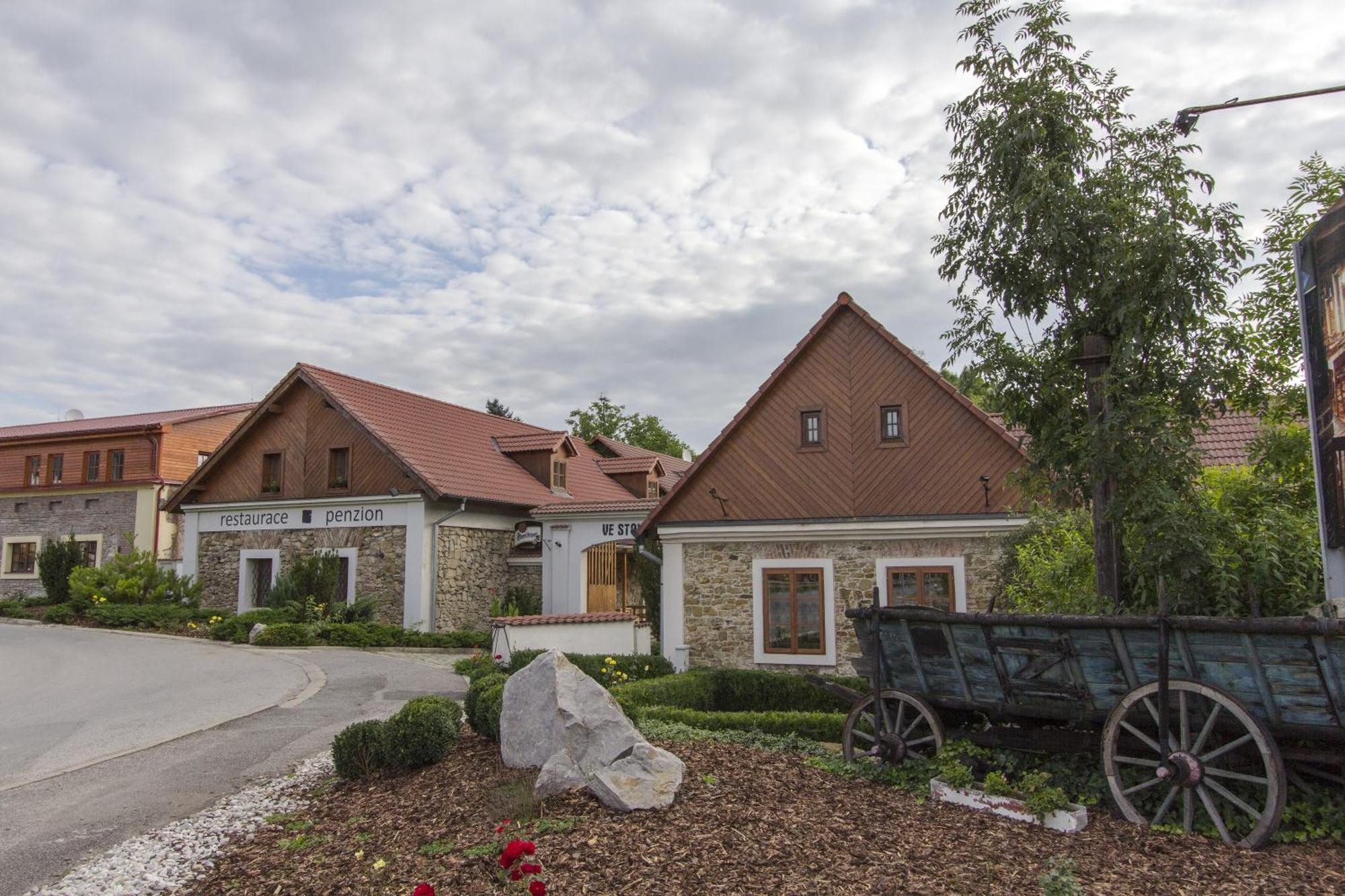 Penzion Ve Stoleti Loděnice Exteriör bild
