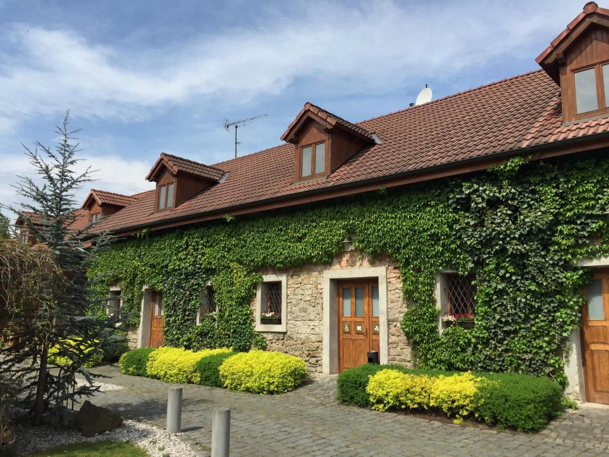 Penzion Ve Stoleti Loděnice Exteriör bild
